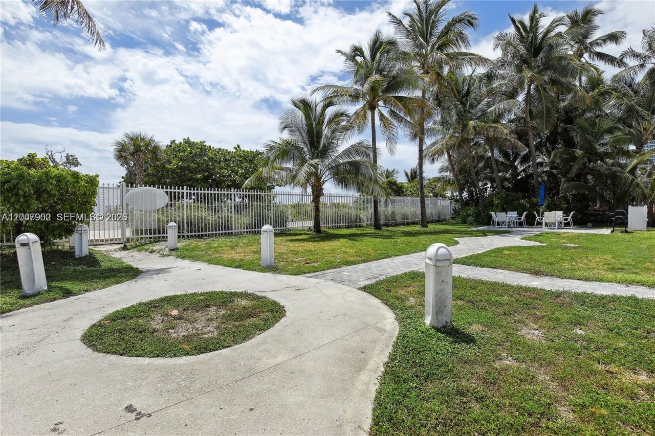 5255 Collins Ave , Unit 7G, Miami Beach, FL 33140 Photo