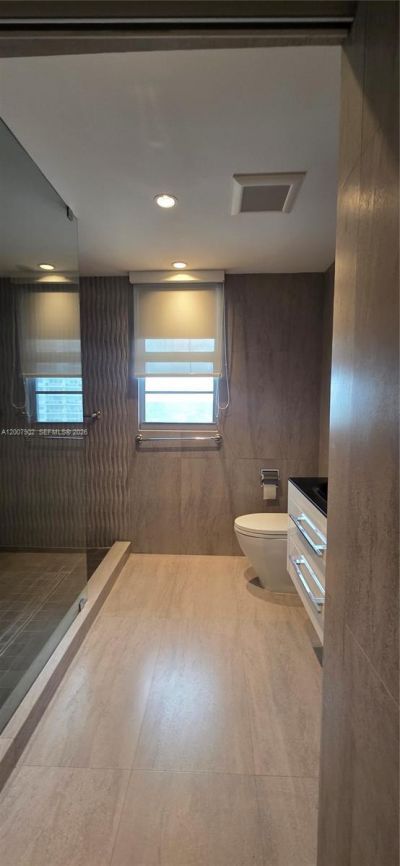 5255 Collins Ave , Unit 7G, Miami Beach, FL 33140 Photo