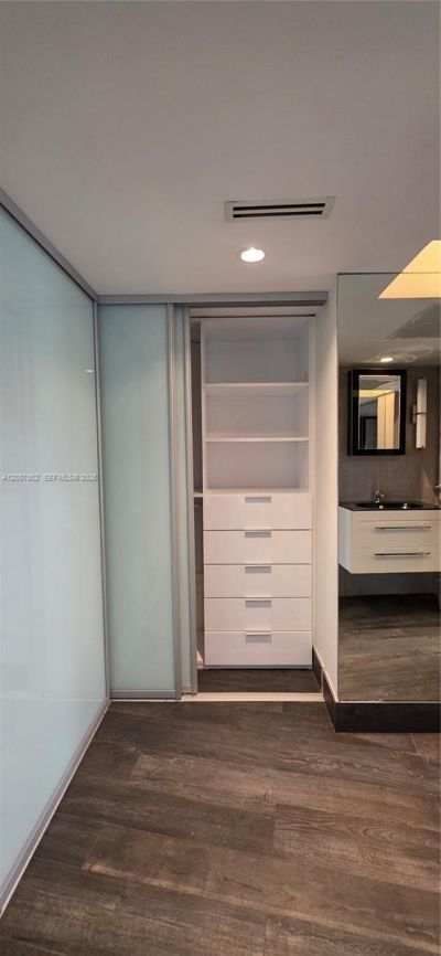 5255 Collins Ave , Unit 7G, Miami Beach, FL 33140 Photo