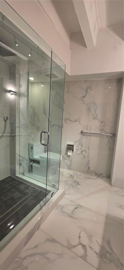 5255 Collins Ave , Unit 7G, Miami Beach, FL 33140 Photo