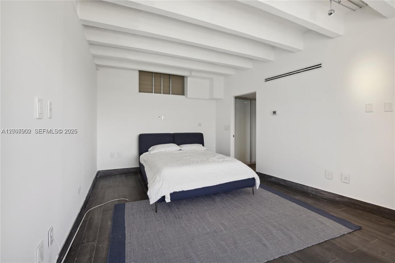 5255 Collins Ave , Unit 7G, Miami Beach, FL 33140 Photo