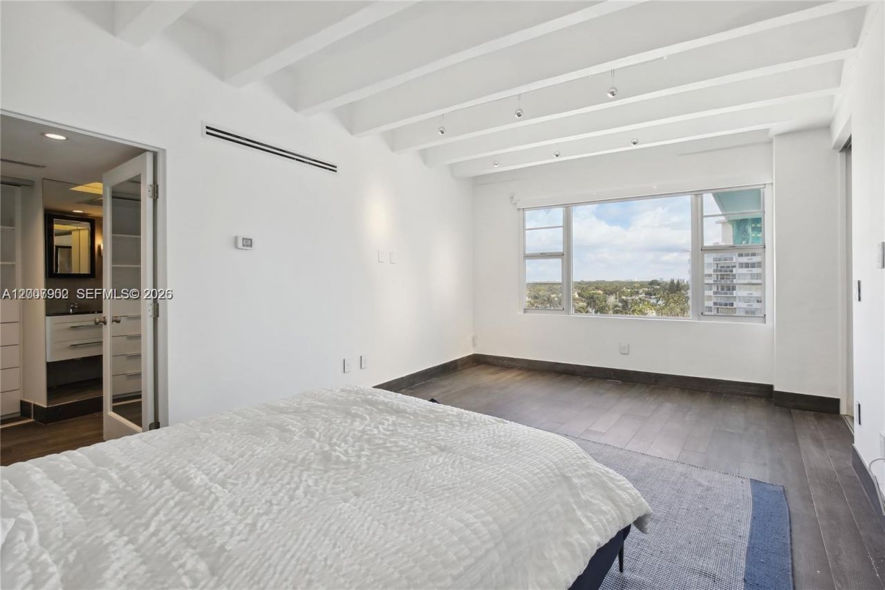 5255 Collins Ave , Unit 7G, Miami Beach, FL 33140 Photo