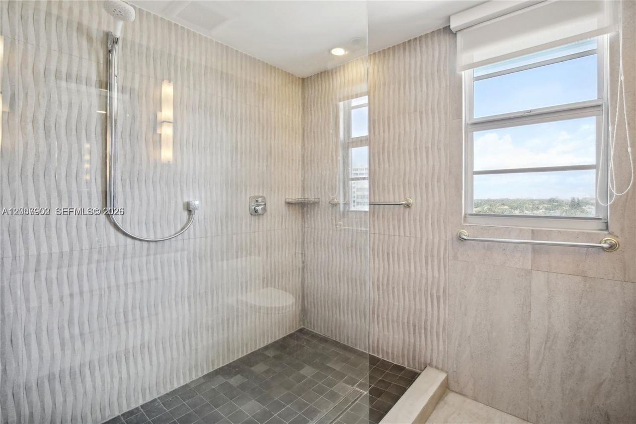 5255 Collins Ave , Unit 7G, Miami Beach, FL 33140 Photo