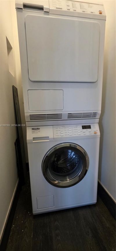 5255 Collins Ave , Unit 7G, Miami Beach, FL 33140 Photo