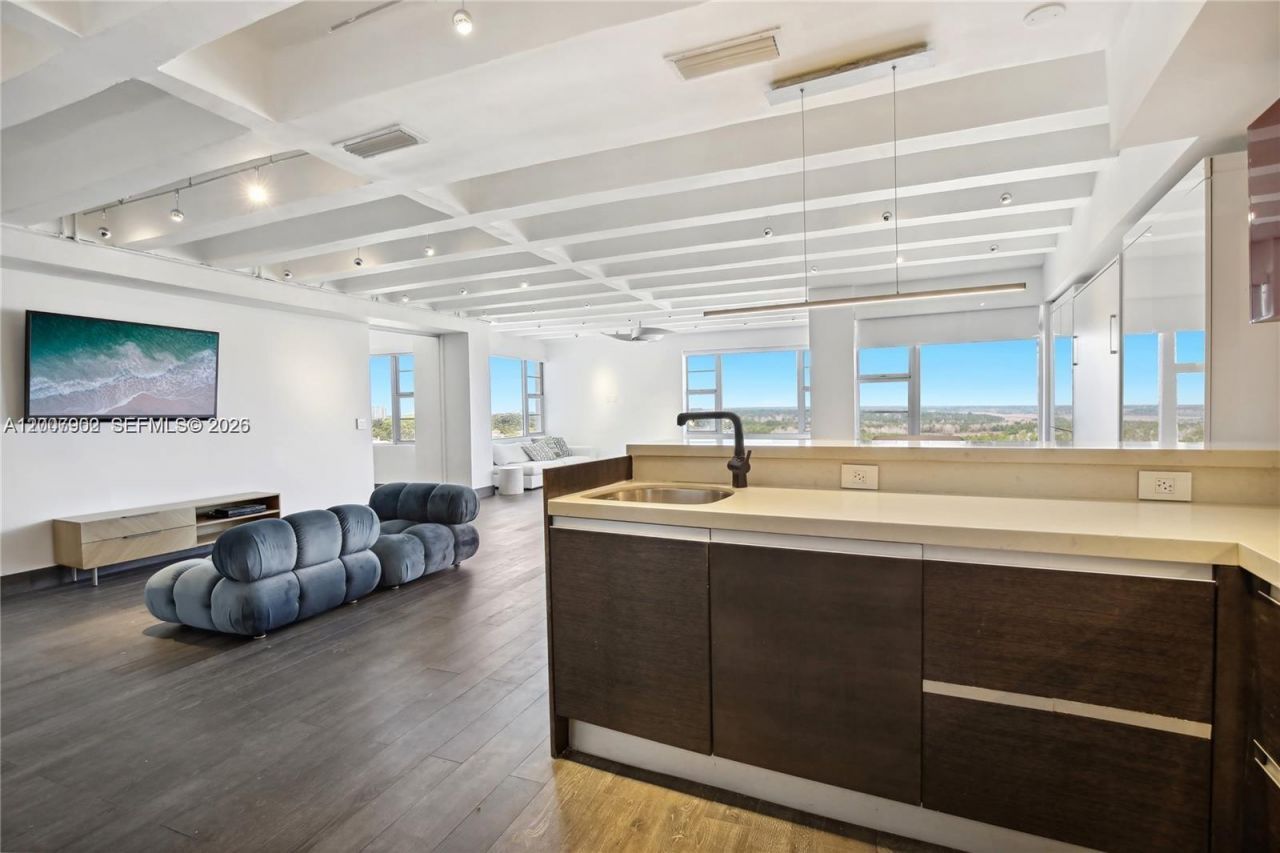 5255 Collins Ave , Unit 7G, Miami Beach, FL 33140 Photo