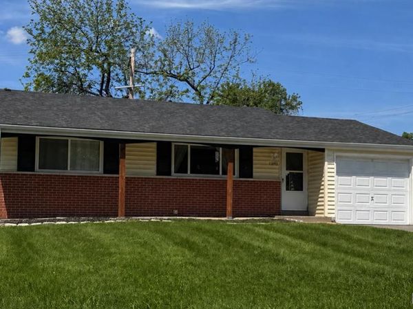 11093 Saturn Drive, Maryland Heights, MO 63043