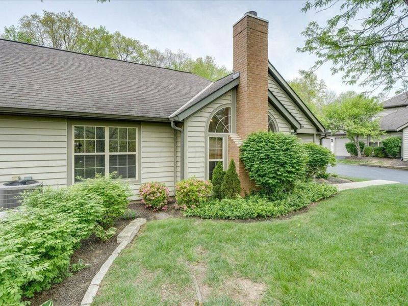 332 Hidden Ravines Drive, Powell, OH 43065 Photo 2