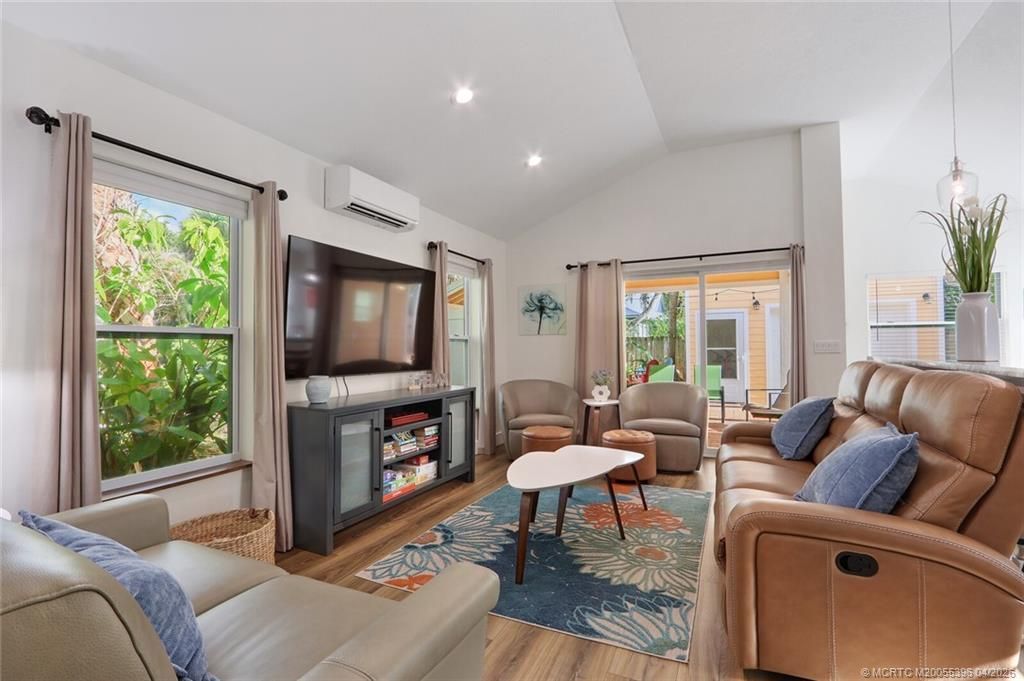 550 SW Riverview Street, Stuart, FL 34994 Photo