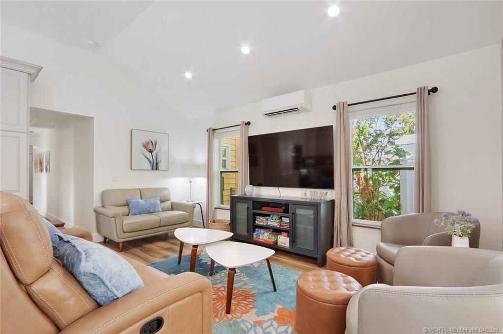 550 SW Riverview Street, Stuart, FL 34994 Photo