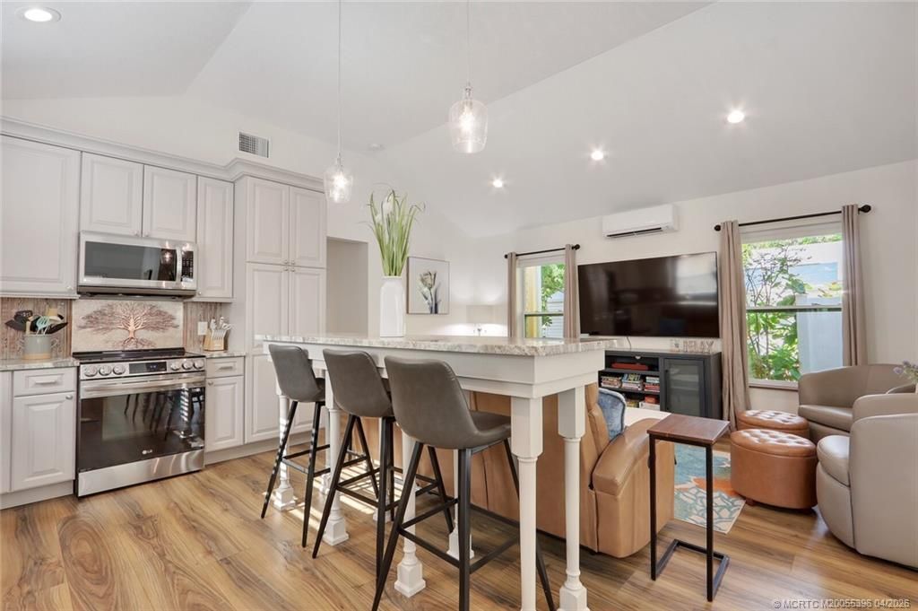 550 SW Riverview Street, Stuart, FL 34994 Photo