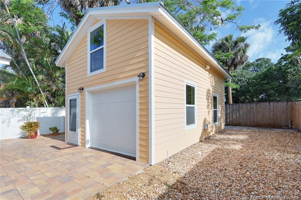 550 SW Riverview Street, Stuart, FL 34994 Photo