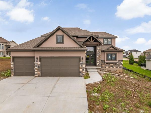 1000 Rannoch Drive, Raymore, MO 64083