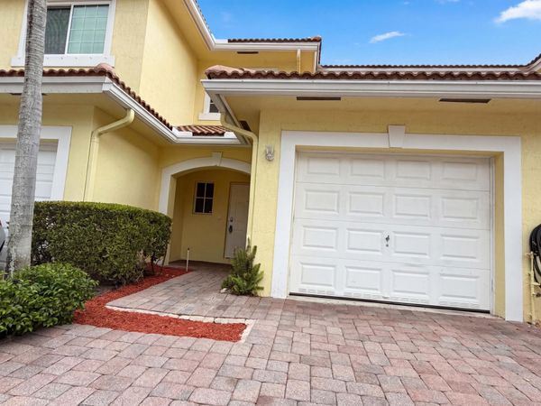 917 Imperial Lake Road, Lake Belvedere Estates, FL 33413