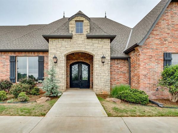 10901 Secretariat Drive, Mustang, OK 73064