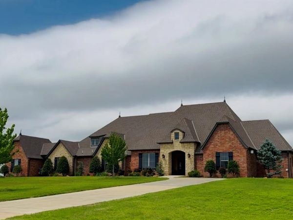 10901 Secretariat Drive, Mustang, OK 73064