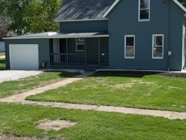 209 E Farnham Street , Sheffield, IL 61361