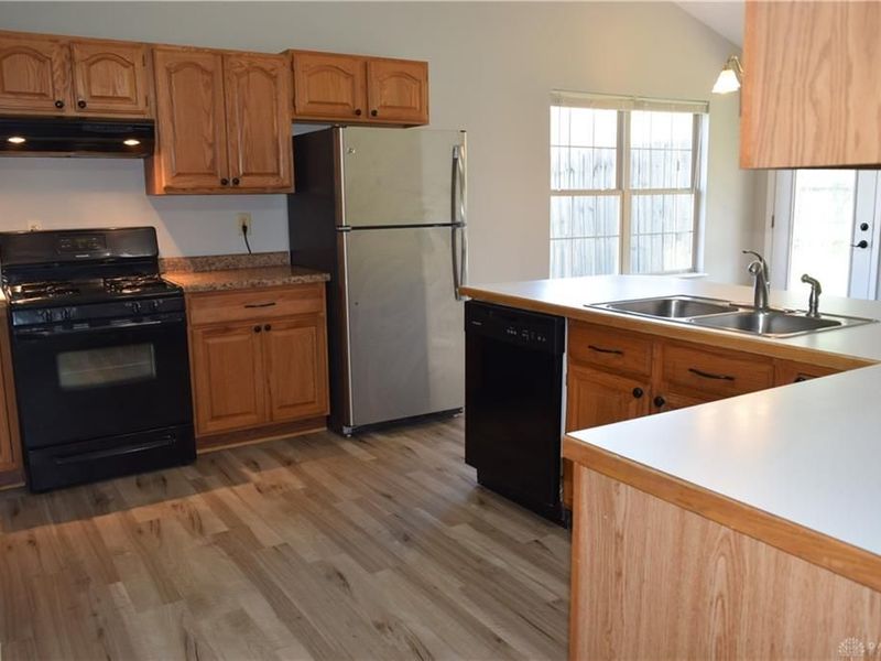 128 Heckman Drive, Englewood, OH 45322 Photo 11