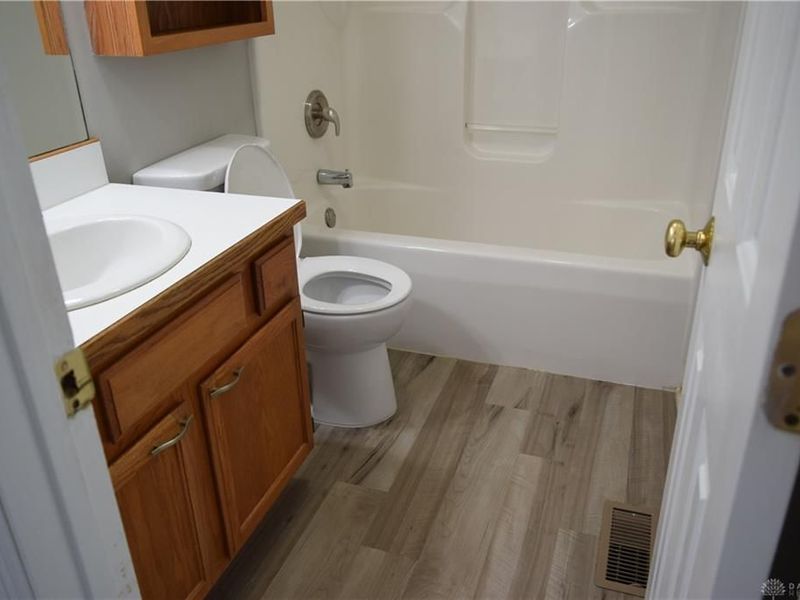 128 Heckman Drive, Englewood, OH 45322 Photo 6