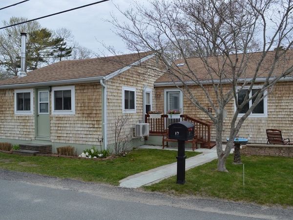 17 Bungalow Ln, Wareham, MA 02532