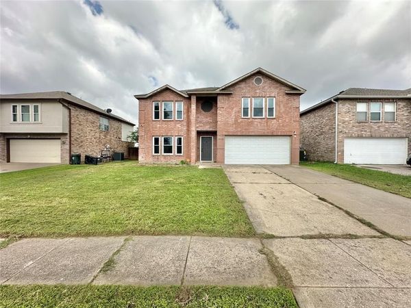 3165 Spyglass Drive , Grand Prairie, TX 75052