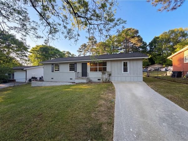 610 Melrose Drive , Forest Park, GA 30297