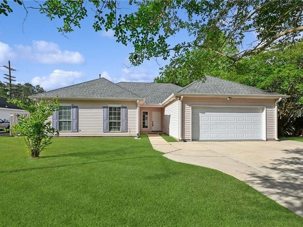 107 WINDSONG Place , Pearl River, LA 70452