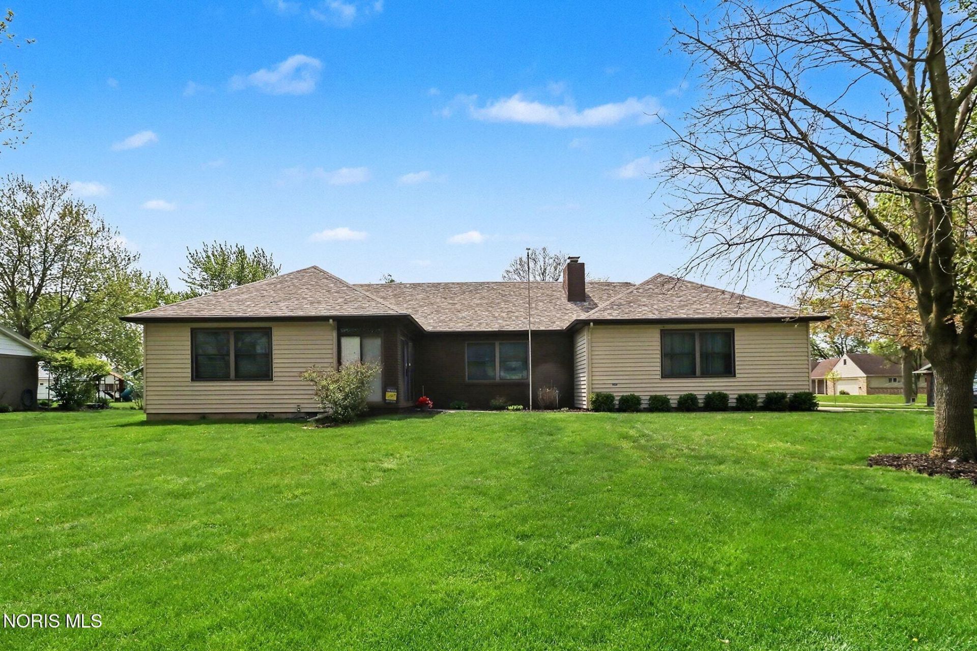 909 Monterey Court , Archbold, OH 43502 Main Photo