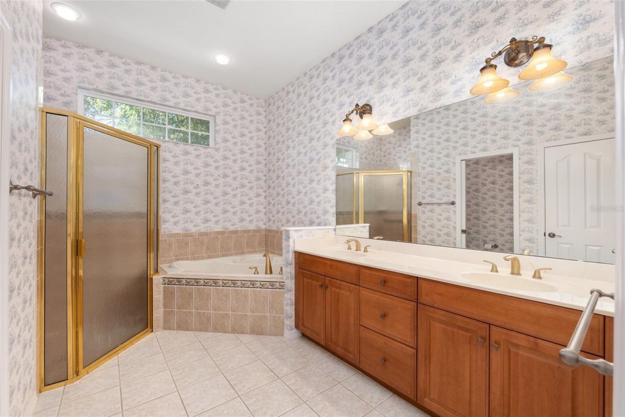 8476 SW 10th Road , Gainesville, FL 32607 Photo