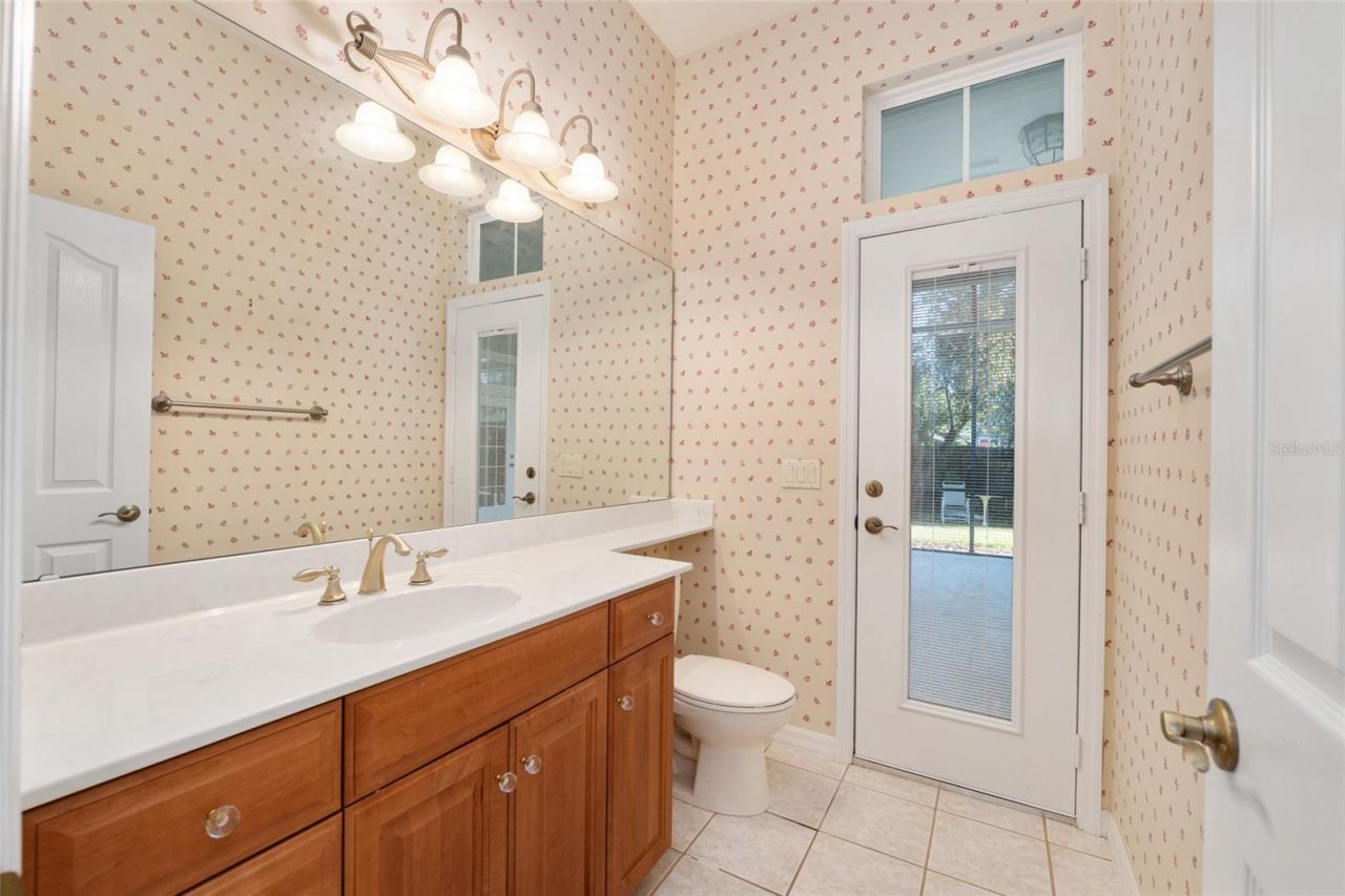 8476 SW 10th Road , Gainesville, FL 32607 Photo