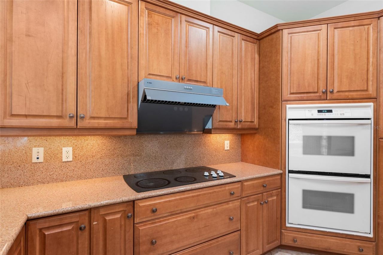 8476 SW 10th Road , Gainesville, FL 32607 Photo