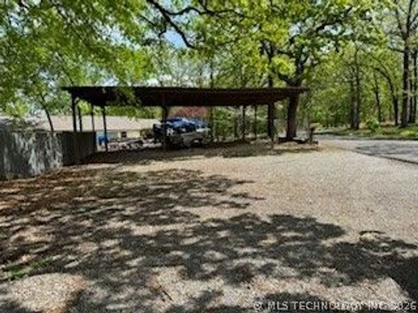 3192 W Hickory Hills Drive, Hulbert, OK 74441