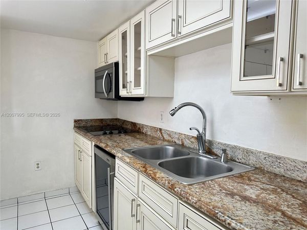 802 NW 87th Ave, Unit 315, Miami, FL 33172