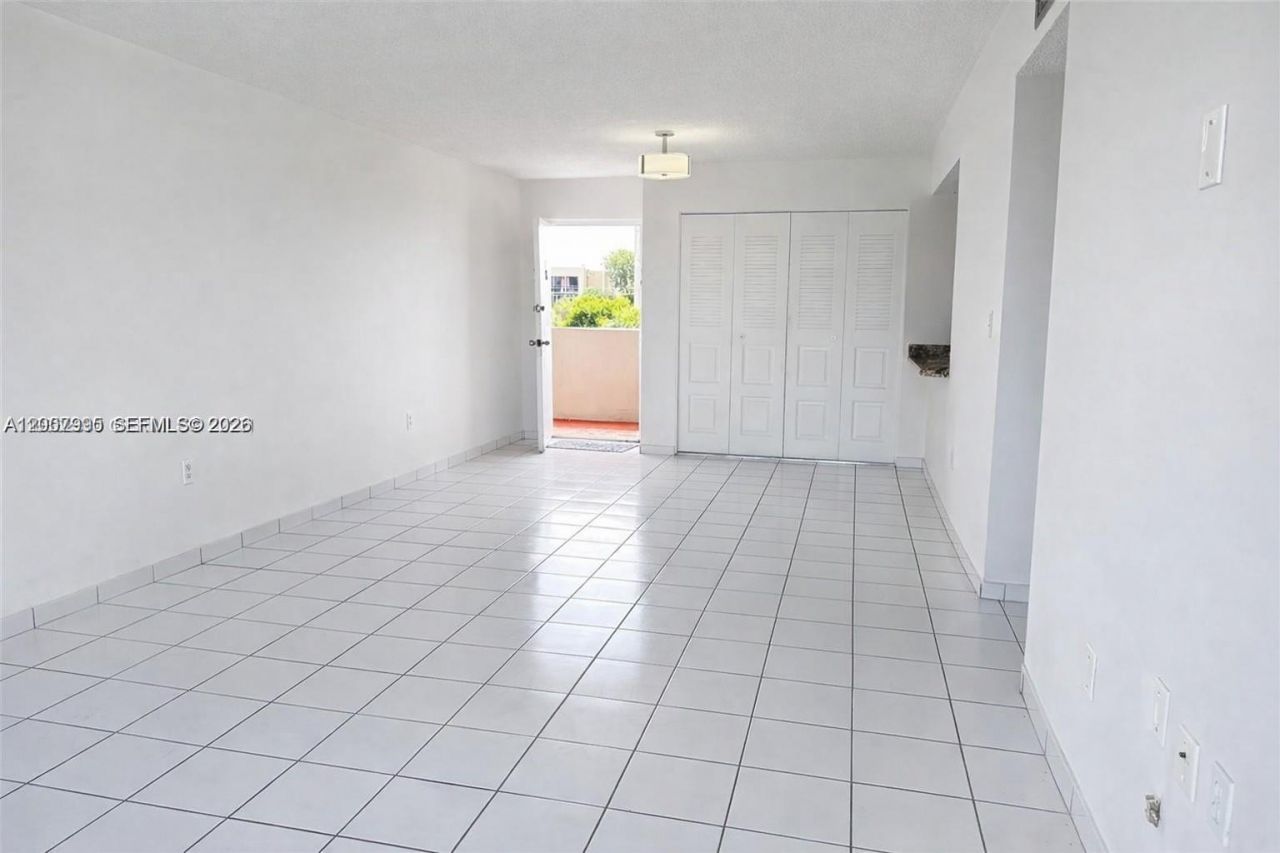 802 NW 87th Ave, Unit 315, Miami, FL 33172 Photo