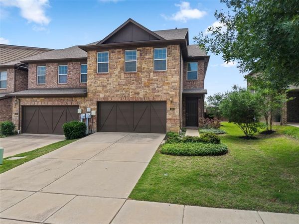 406 Hamilton Street , Lewisville, TX 75067