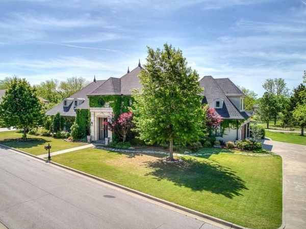 3306 W 68th Street, Tulsa, OK 74132