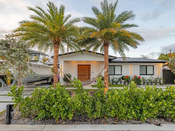 807 Hollywood Place, West Palm Beach, FL 33405