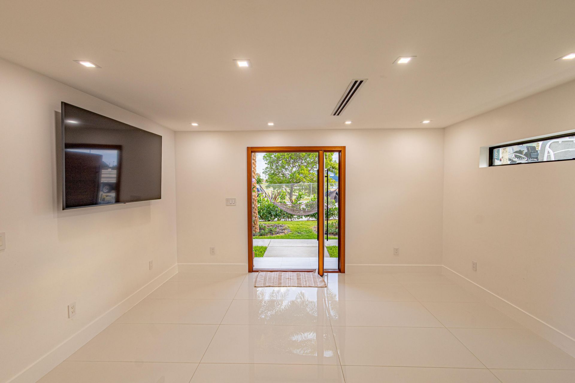 807 Hollywood Place, West Palm Beach, FL 33405 Photo