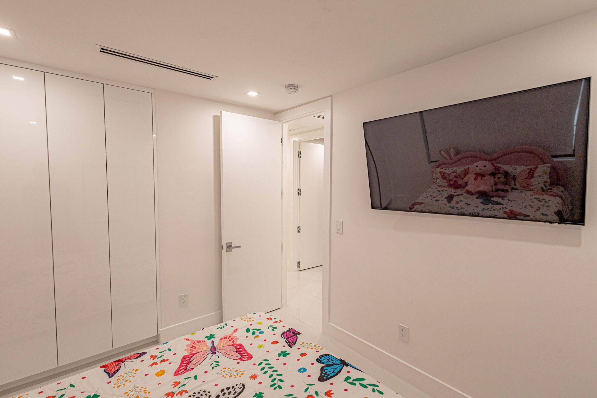 807 Hollywood Place, West Palm Beach, FL 33405 Photo