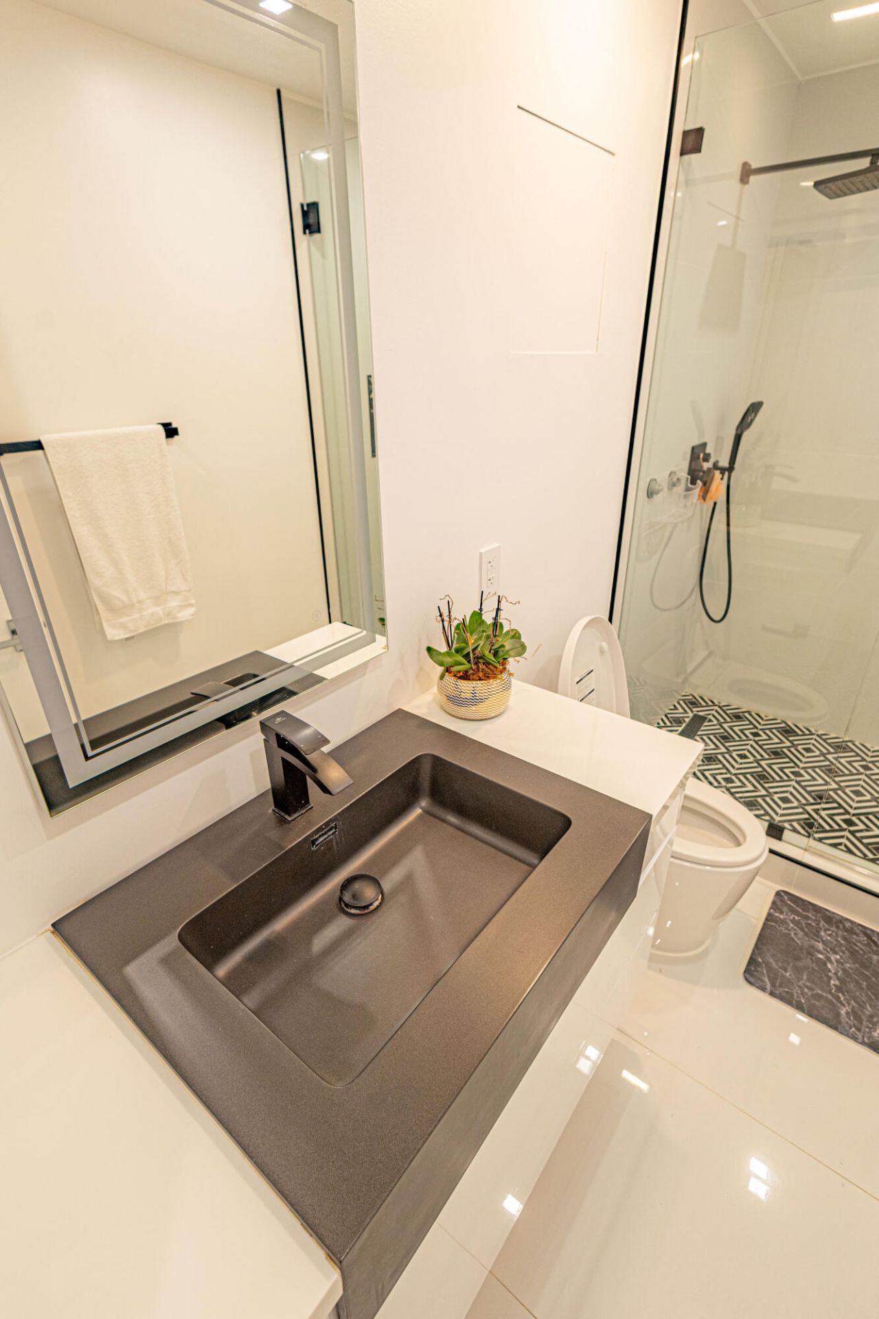 807 Hollywood Place, West Palm Beach, FL 33405 Photo
