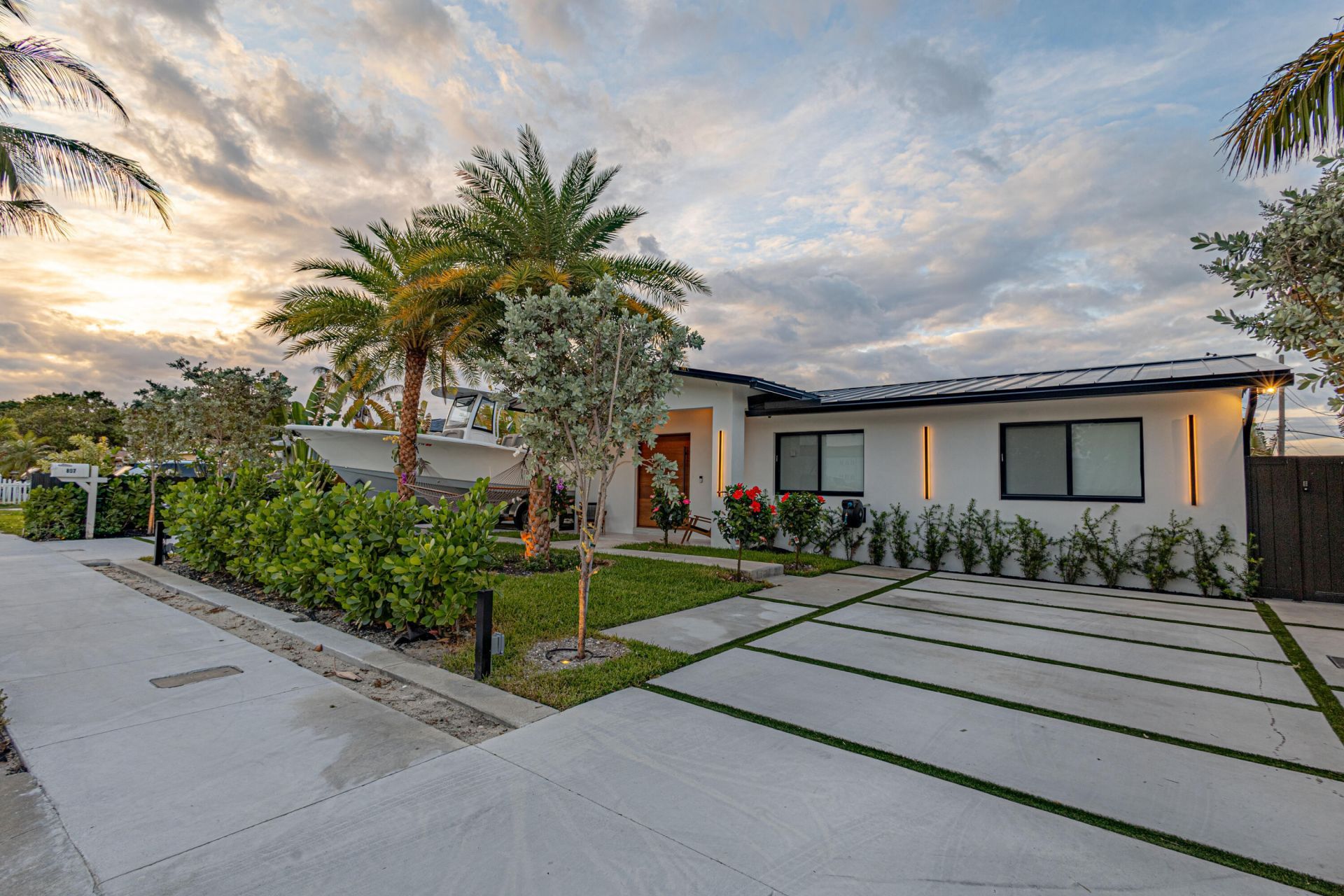 807 Hollywood Place, West Palm Beach, FL 33405 Photo