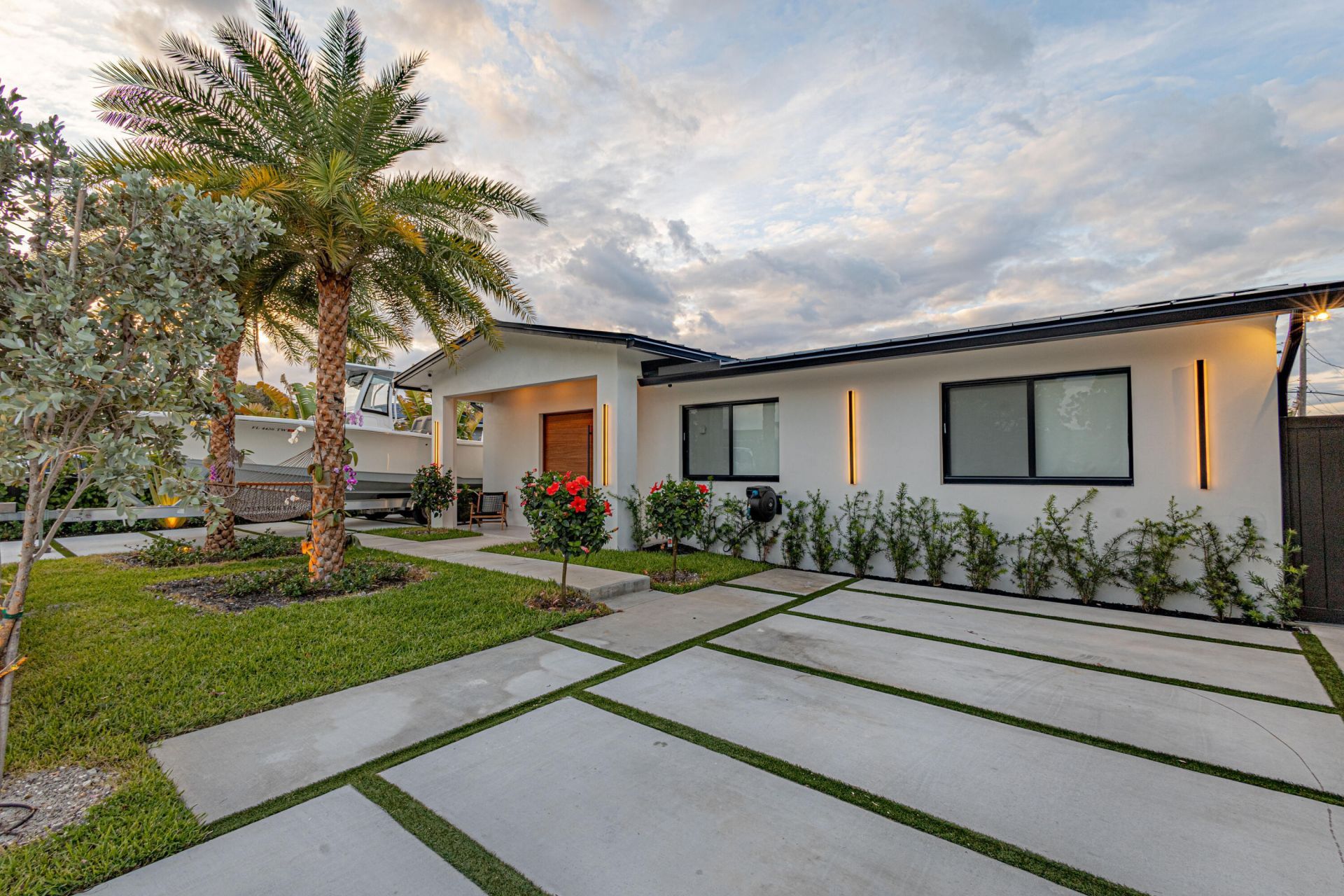 807 Hollywood Place, West Palm Beach, FL 33405 Photo