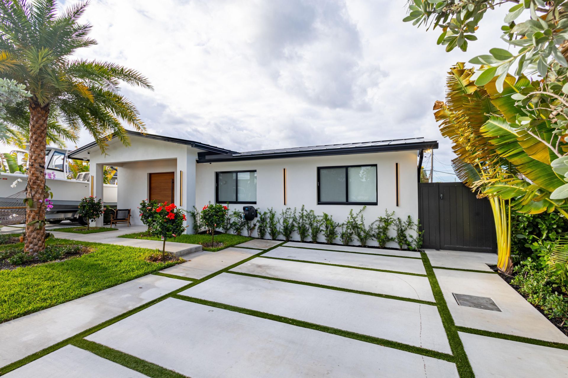 807 Hollywood Place, West Palm Beach, FL 33405 Photo