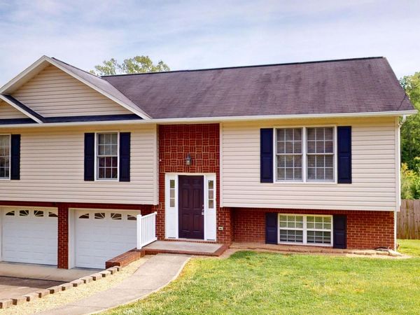 175 Hunters Run Lane, Mount Carmel, TN 37645