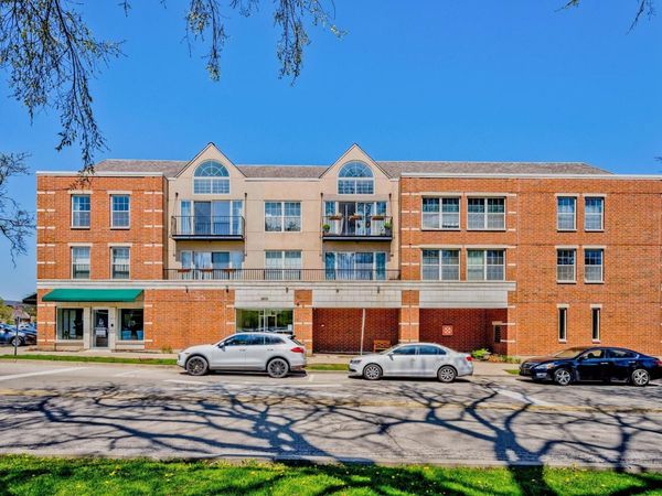 1800 Dewes Street , Unit 305, Glenview, IL 60025