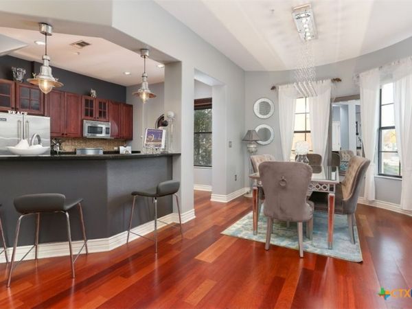 215 Center Street , Unit 109, San Antonio, TX 78202