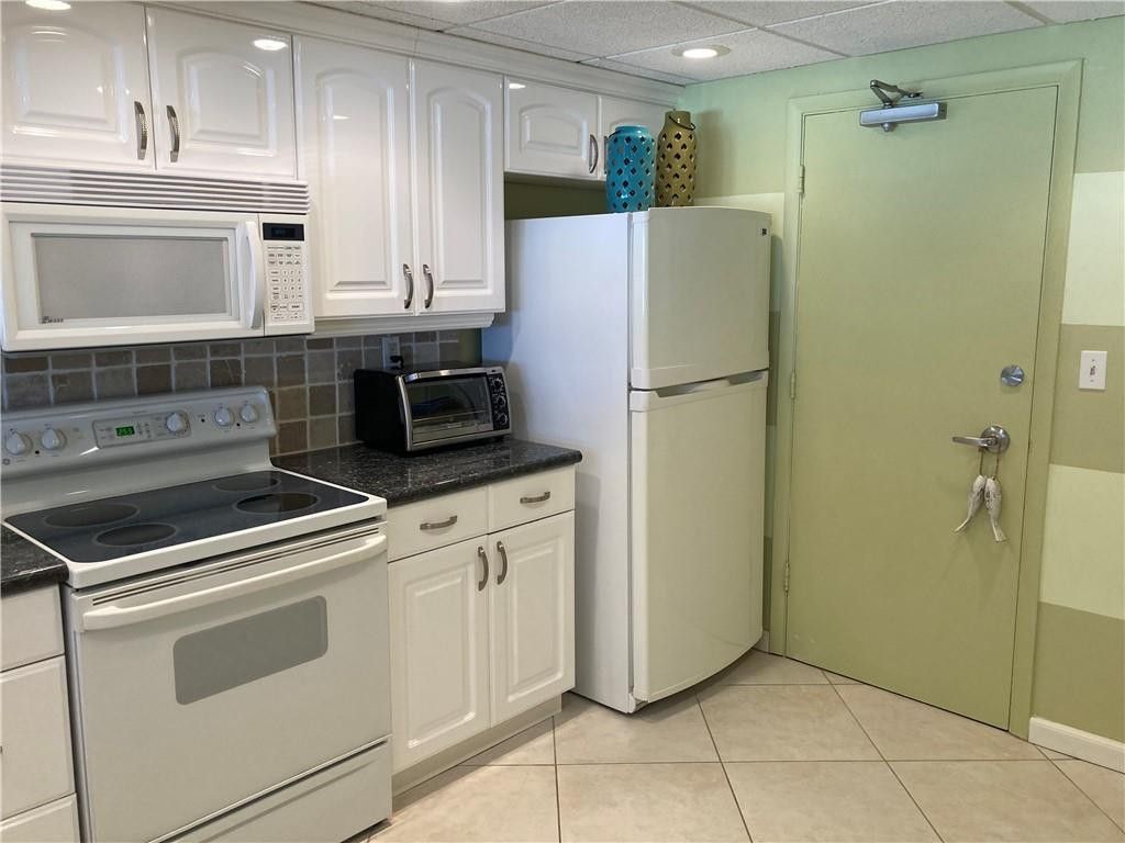 3750 Galt Ocean Drive, Unit 102, Fort Lauderdale, FL 33308 Photo