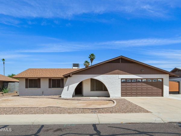 4032 W SAINT JOHN Road, Glendale, AZ 85308