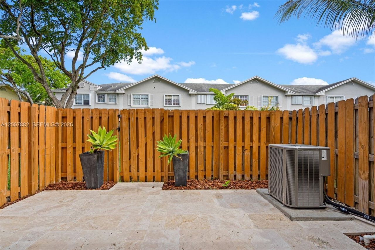 11845 SW 100th St , Unit ., Miami, FL 33186 Photo