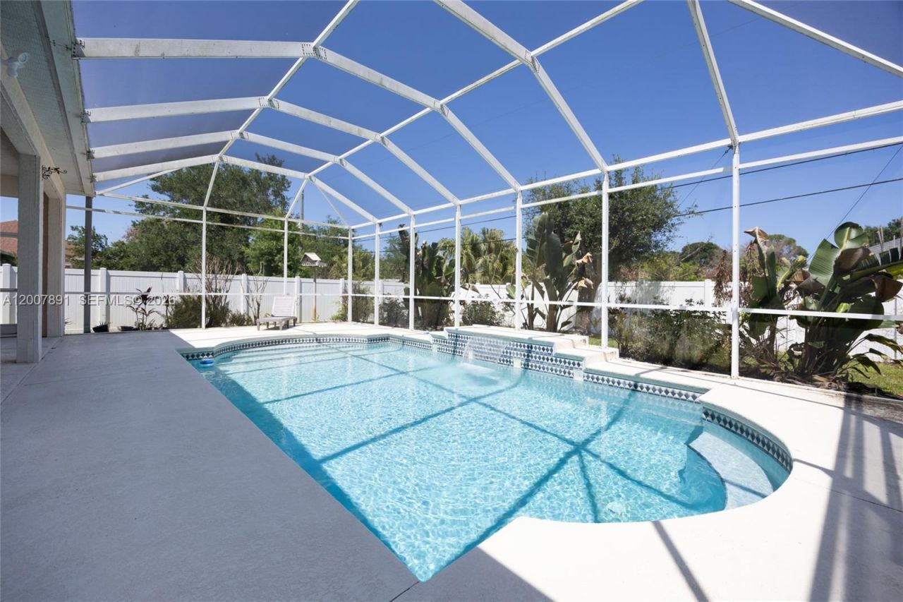2033 SW Beekman St, Unit 2033, Port Saint Lucie, FL 34953 Photo