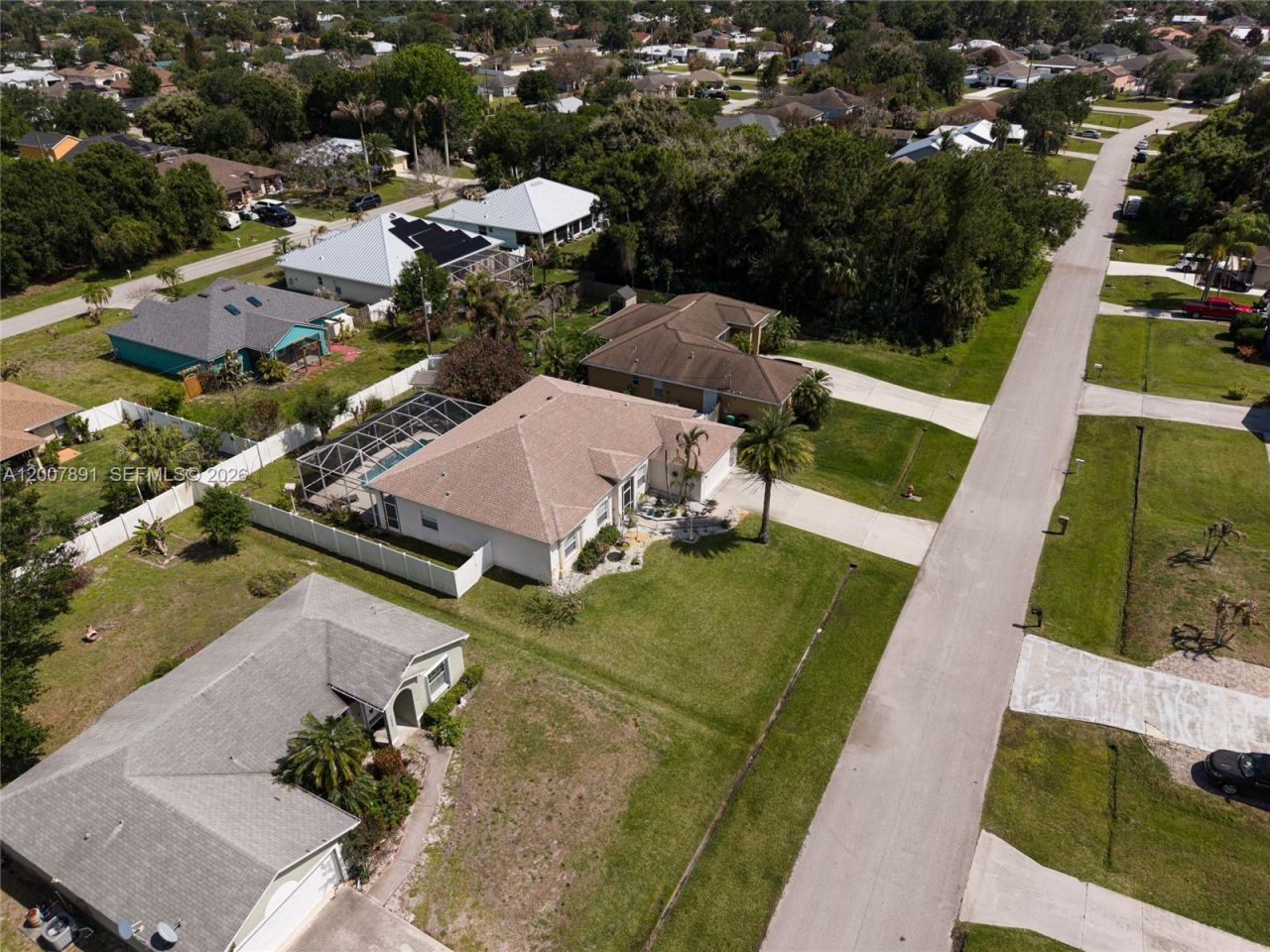 2033 SW Beekman St, Unit 2033, Port Saint Lucie, FL 34953 Photo